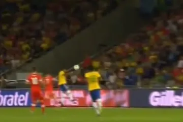 Alves zakucao loptu u vlastitu mrežu