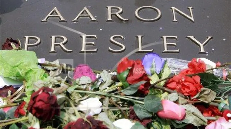 Obožavatelji obilježili 36. godišnjicu smrti Elvisa Presleya