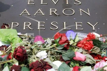 Obožavatelji obilježili 36. godišnjicu smrti Elvisa Presleya
