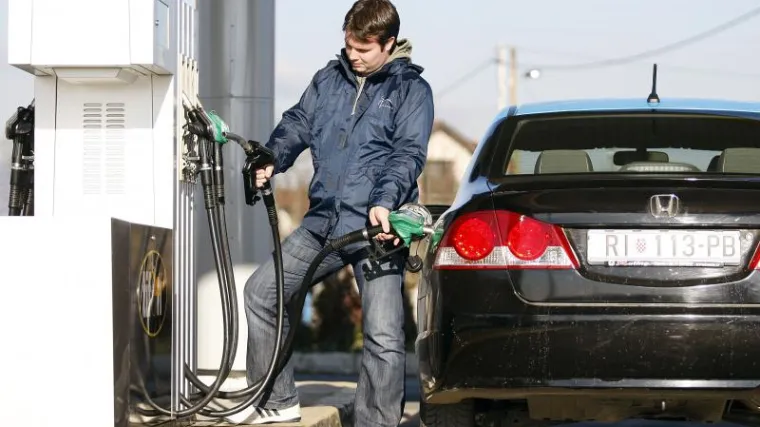 Nove cijene 'nafte': Benzini jeftiniji, dizelska goriva skuplja