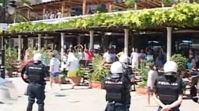 Policija identificirala huligane koji su napali Pride u Budvi