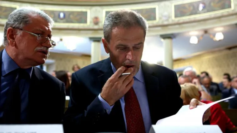 Kucnuo je čas: Otkazi za 10% zaposlenih, plaće manje za 10%