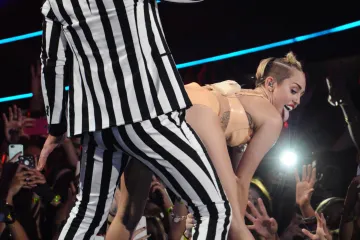 Seksi ili sablazan? Dajte se više odlučite!