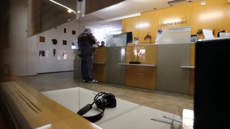 Centar banka zaustavila isplate, HNB predlaže stečaj