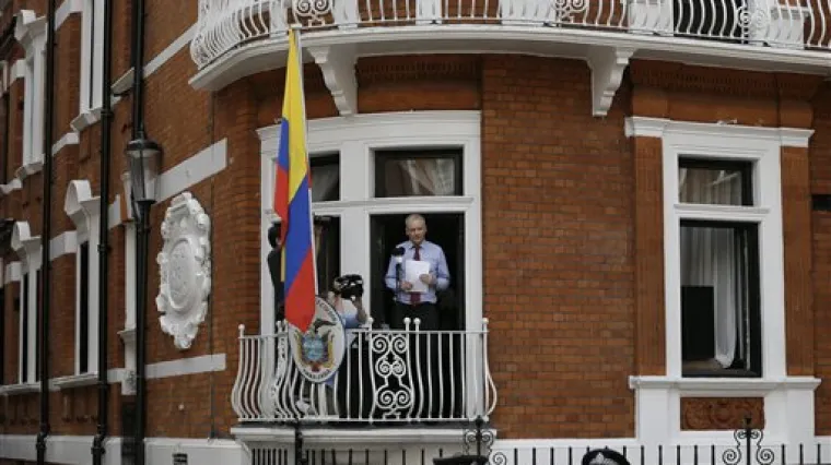 Julian Assange u ilegali bira najbolje filmove