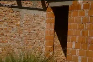 Golim rukama napravio kuću za nepokretnu kćer