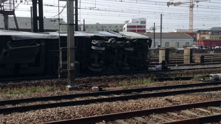 Devet mrtvih u sudaru vlaka i minibusa u Rumunjskoj