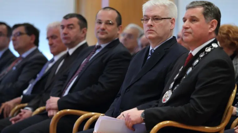 Josipović: Ne pada mi napamet smijeniti Perkovića!