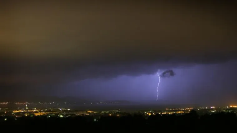 Nevrijeme u Istri: Pala tuča veličine lje&scaron;njaka, harale i pijavice