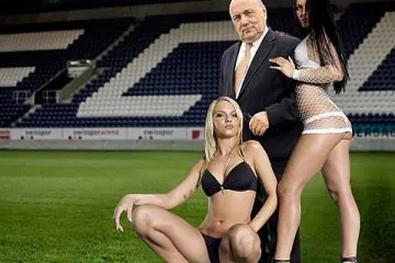 Nogometni klub dovodi go-go plesačice za navijače!