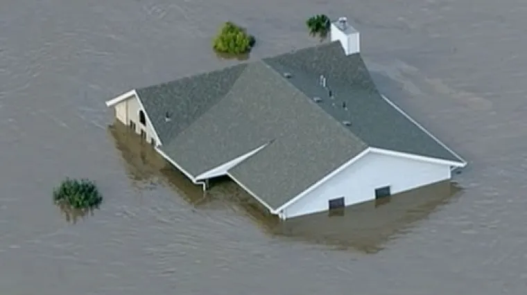 Vi&scaron;e od 500 ljudi nestalo u poplavi, broj mrtvih raste