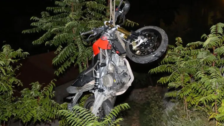 Motociklist sletio u provaliju i na mjestu poginuo