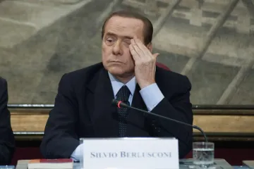 Berlusconi treba platiti 540 milijuna eura odštete