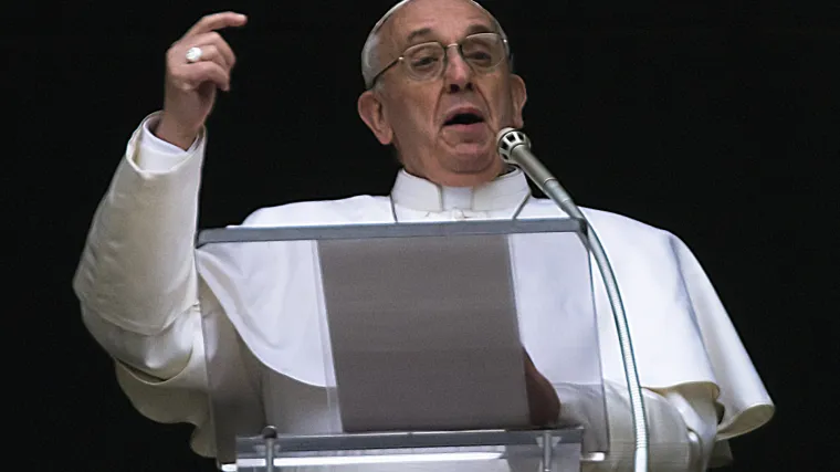 Novi crkveni skandal: Papa osudio 'aerodromske biskupe'