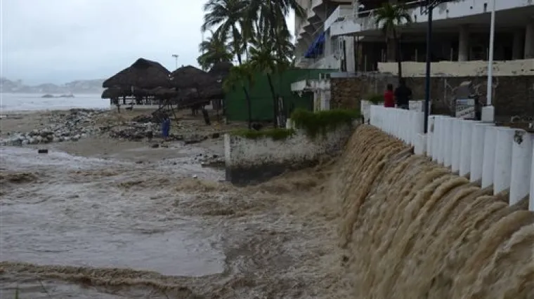 Tropska oluja prerasla u uragan: Najmanje 80 mrtvih