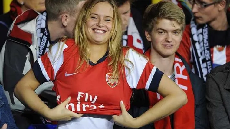 Nepoznata plavu&scaron;a postala priča dana u Londonu