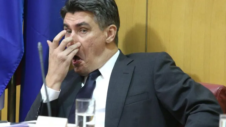 'Vlada nema sluha i pona&scaron;a se poput slona u staklarni'