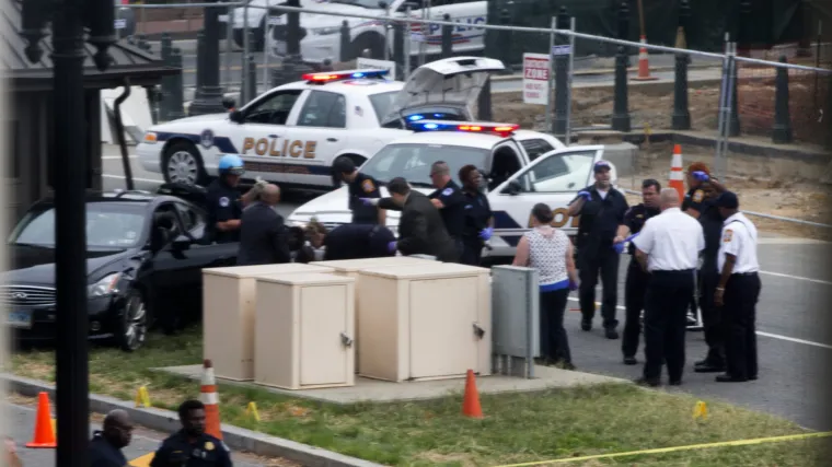 Žena poku&scaron;ala nasilno ući u Bijelu kući, ubili je tajni agenti