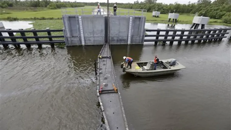 Vlasti naredile evakuaciju zbog tropske oluje