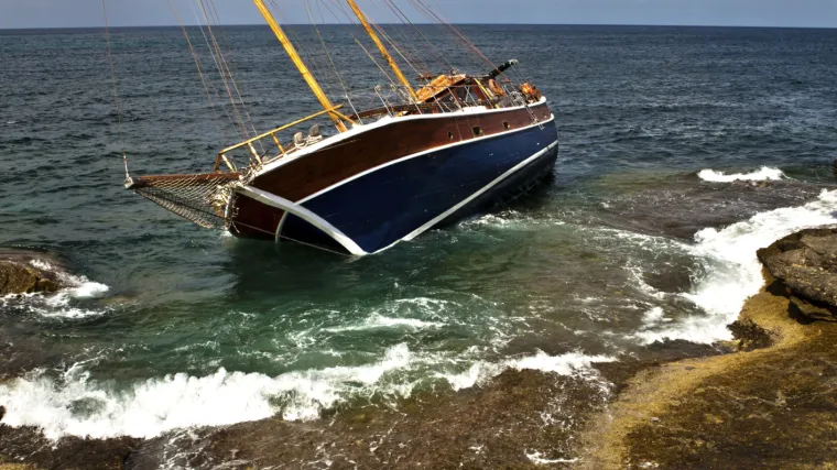 Petero Hrvata spa&scaron;eno s potopljene jahte u zadnji tren!