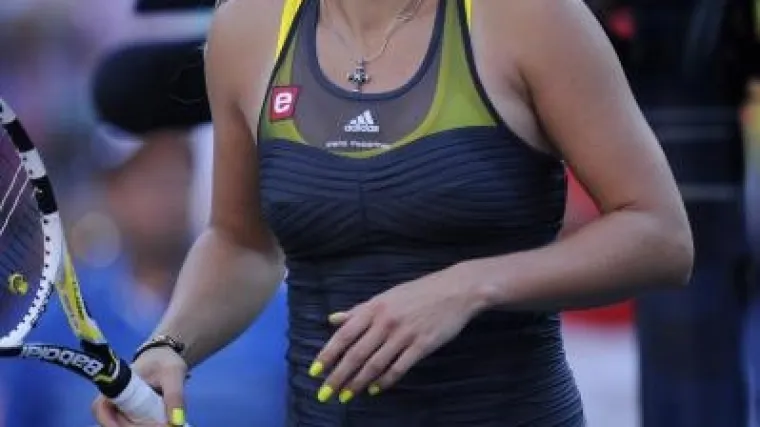 Prekinuo s djevojkom jer je objavila sliku na kojoj spava