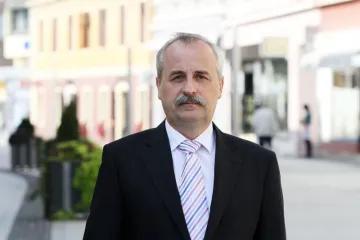 Zastupnik Novak: Vlada nam zamijesila kruh sa 77 kora