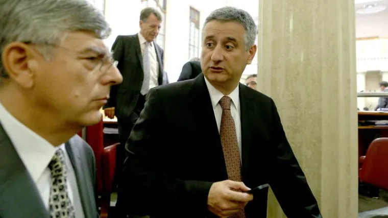 HDZ traži žurno raspisivanje referenduma