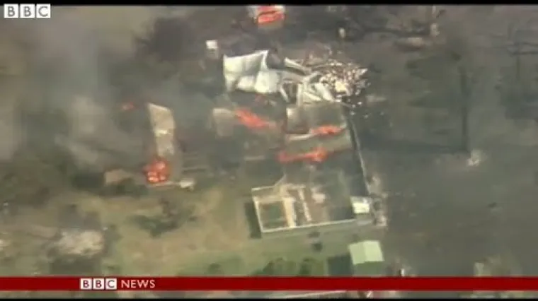 Bijesni požari uni&scaron;tili stotinjak kuća blizu Sydneya