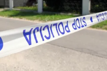 Sletio s kolnika i udario u kuću