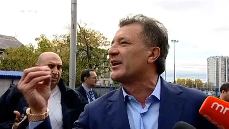 'Ma idi ti u pi**u materinu, &scaron;ta me provocira&scaron;, ti sotono?!'