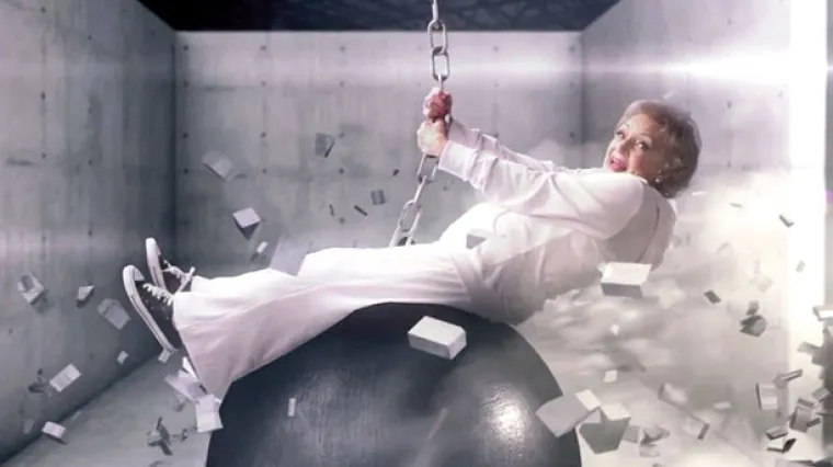 Pogledajte nasmješniju parodiju spota Miley Cyrus