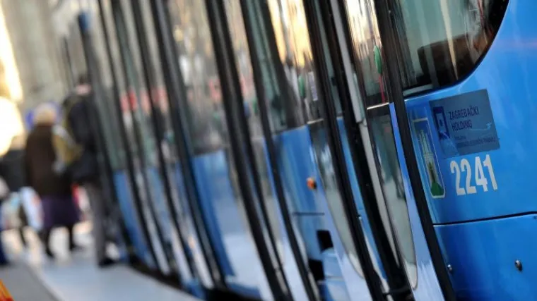 Sudar tramvaja i kamiona u Maksimirskoj, troje ozlijeđenih!