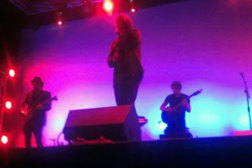 Samo dobar koncert suicidalno mračnog rock-pjesnika