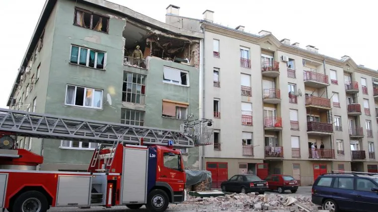 Snažna eksplozija u stambenoj zgradi u Karlovcu!