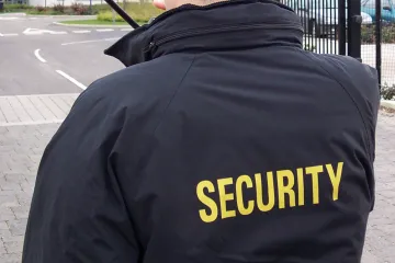 Nakon osam godina pronađen kako visi u stanu!