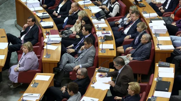 Hoće li Sabor danas raspisati referendum o braku?