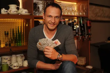 Enis i Nikola šarmiraju starim bosanskim humorom!