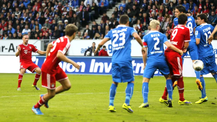 Mandžo zabija i kada ga lopta - pogodi!