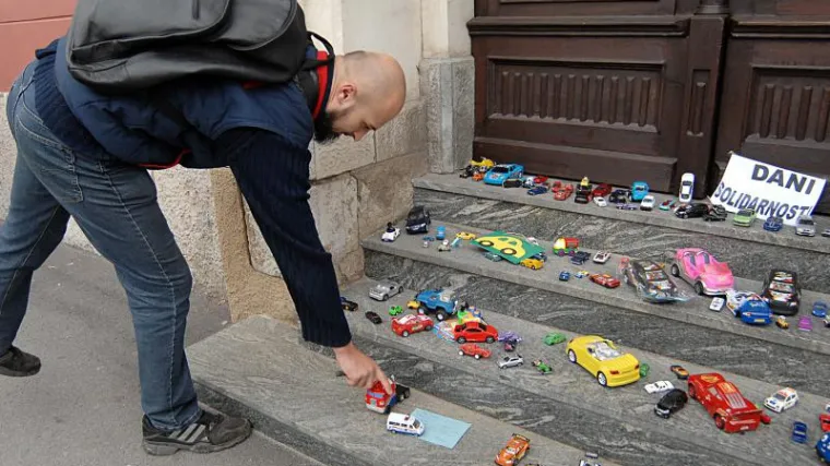 'Uzmite djetetu auto i odnesite ga županici! Ona ih toliko voli'