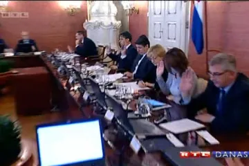 Liječnicima manje plaće