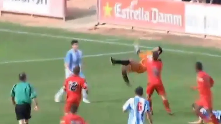 Ovo se ne viđa svaki dan: Golman zabio &scaron;karicama!