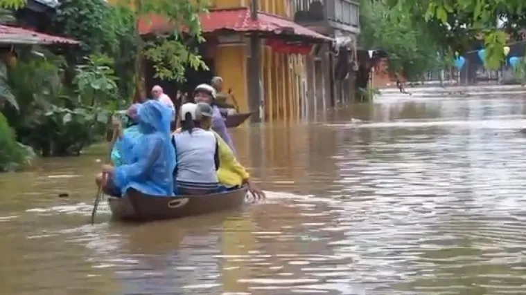 Zbog velikih poplava evakuirano 20.000 ljudi