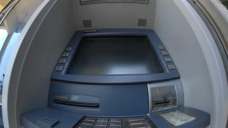 Lopovi u tri minute ukrali bankomat iz Banja Luke