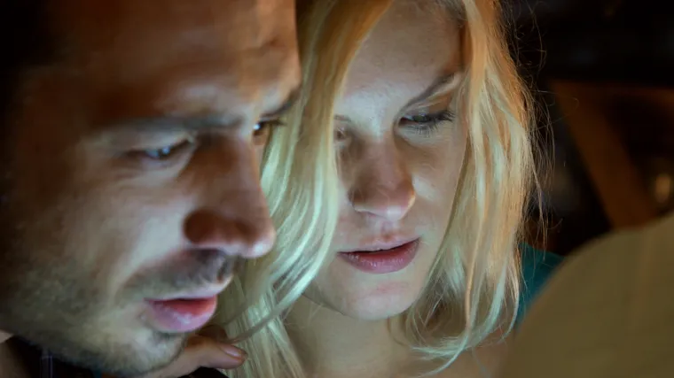 Filip i Valentina vode ljubav u kuriji?!