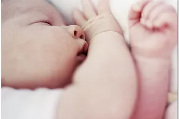 Beba spašena od kremiranja nakon što je zaplakala!