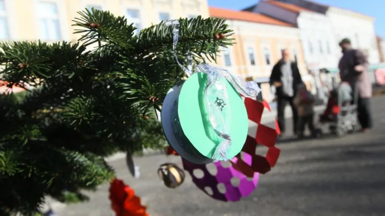 Božićno ruho u Saboru neće nas stajati ni kune