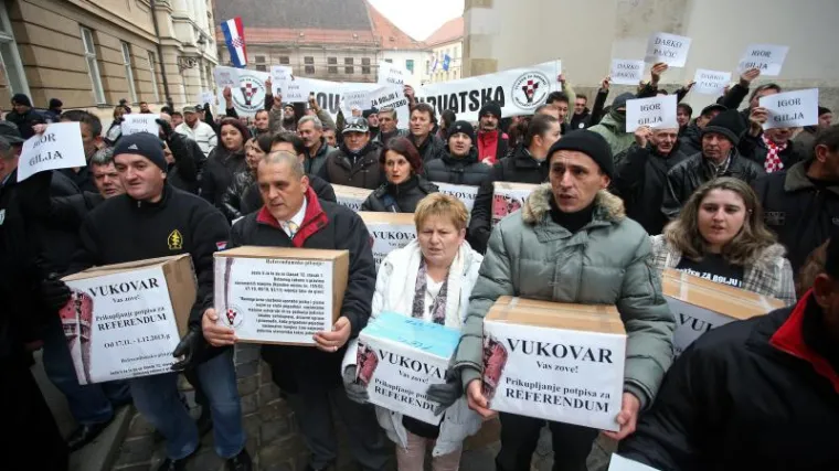 Stožer predao potpise u Sabor, podržao ih i Ćiro