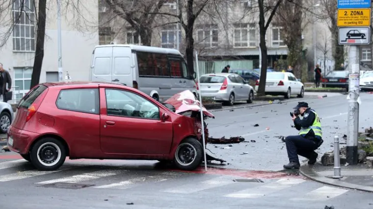 Sudar u centru Zagreba, o&scaron;tećena i četiri parkirana vozila