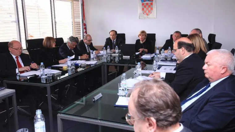 Ustavni sud je u 2013. bio učestali kritičar političkih odluka