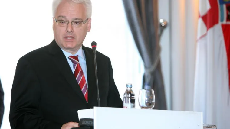 'Dignimo glavu i recimo sebi: Mi to možemo!'